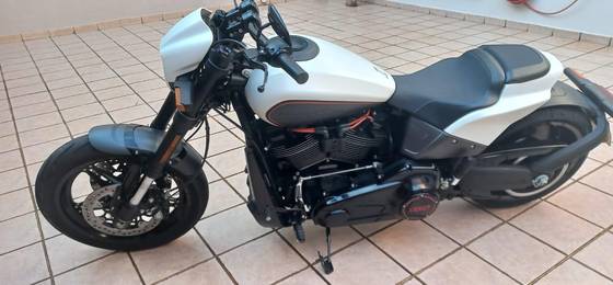 HARLEY-DAVIDSON SOFTAIL FXDR 114 